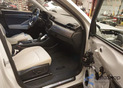 2019 Audi Q3 2.0T S Line Premium из США, поврежденный, VIN WA1EECF30K1071135